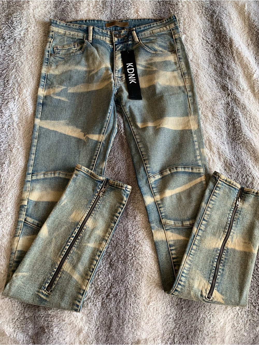 KDNK Men’s Blue Acid-Wash Moto Jeans